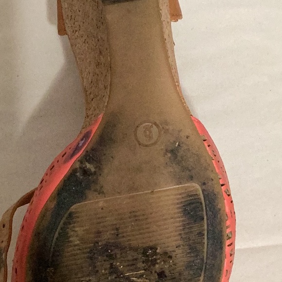 Atrevida wedges, & size 6. - Picture 7 of 8